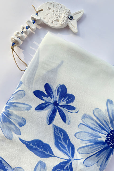 Majestic Blooms White