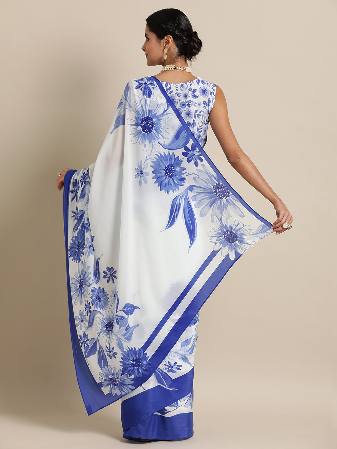 Majestic Blooms White