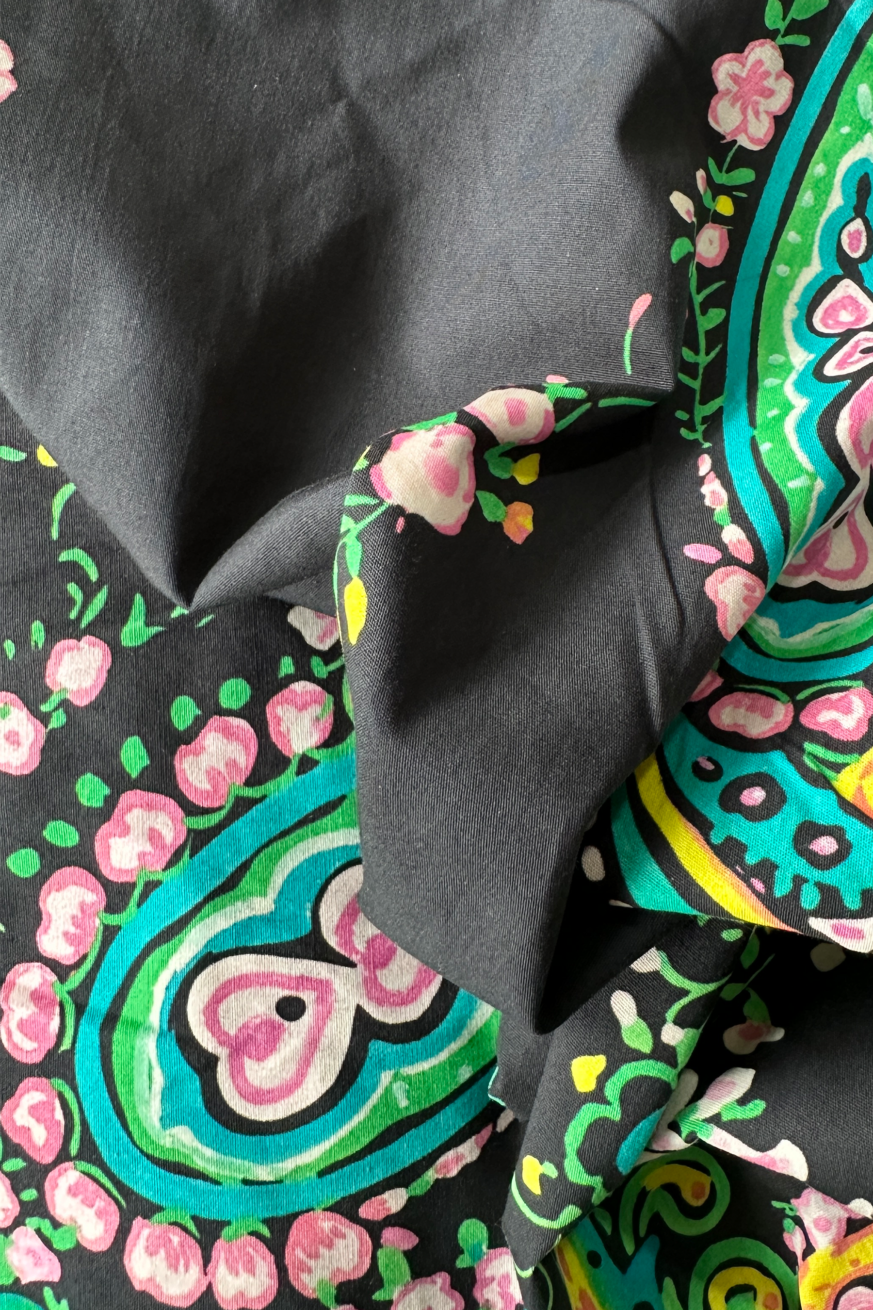 Paisley Paradise Black in Cotton Poplin