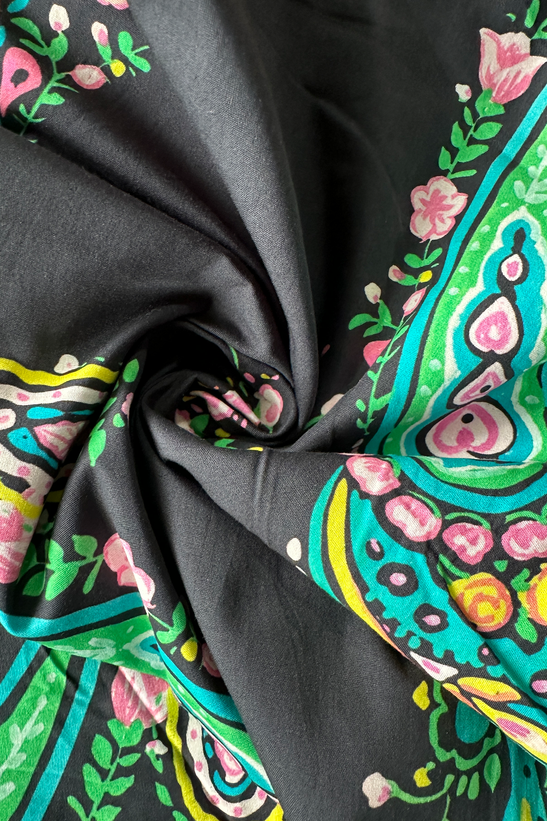 Paisley Paradise Black in Cotton Poplin