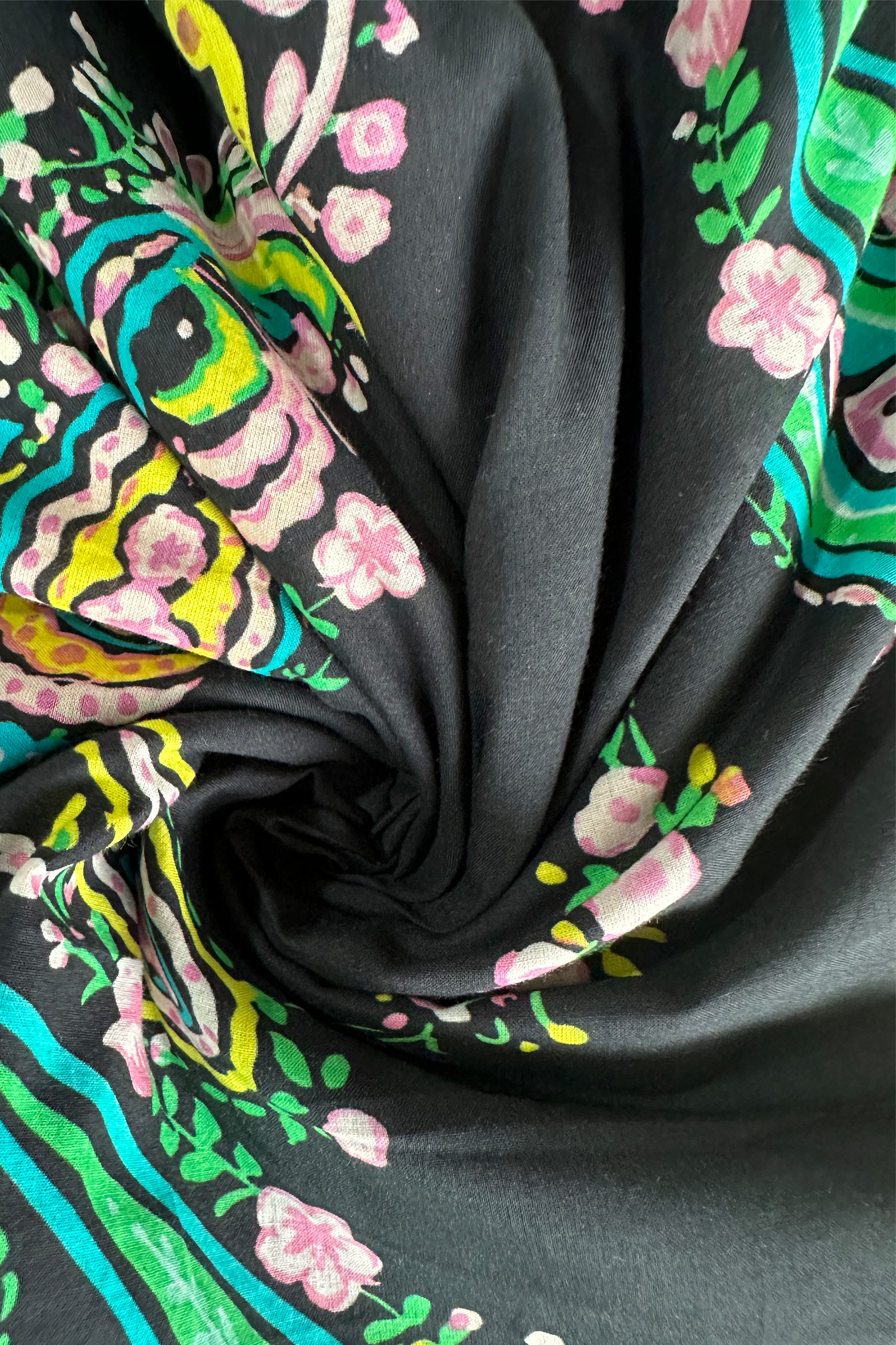 Paisley Paradise Black in Cotton Cambric (3 meter)- 1,947 for the entire piece