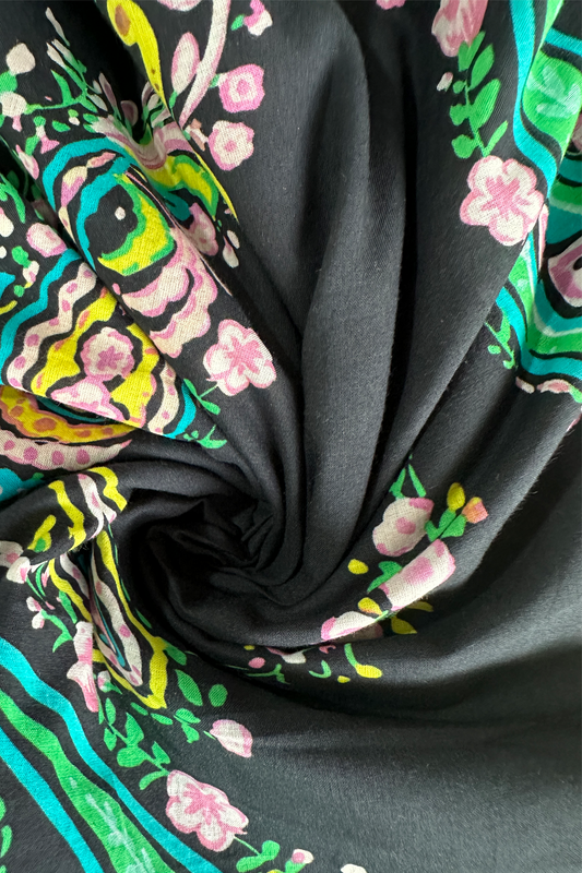 Paisley Paradise Black in Cotton Cambric (1.5 meter)- 973 for the entire piece