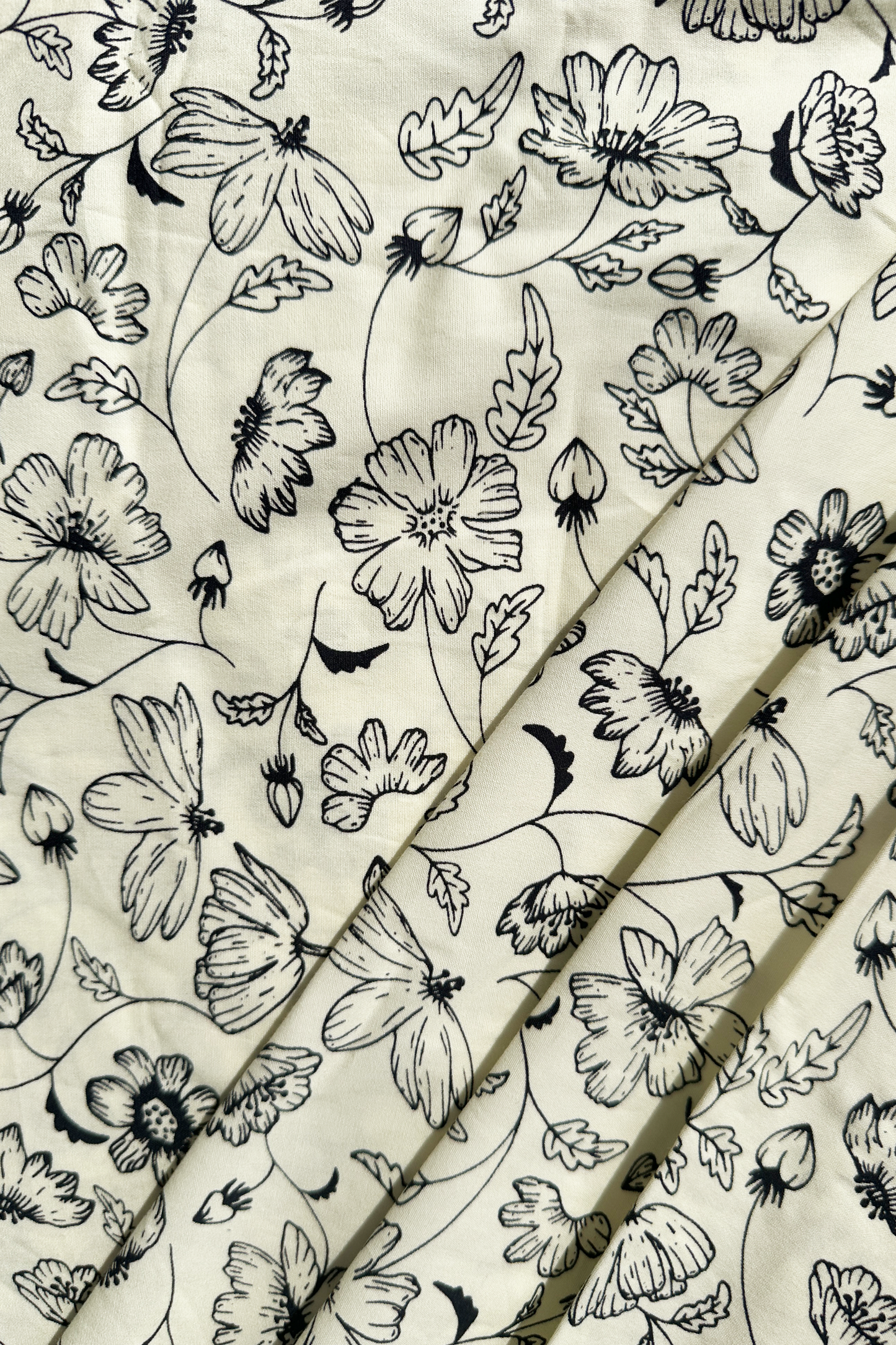 Linear Blooms Ivory in Cotton Poplin