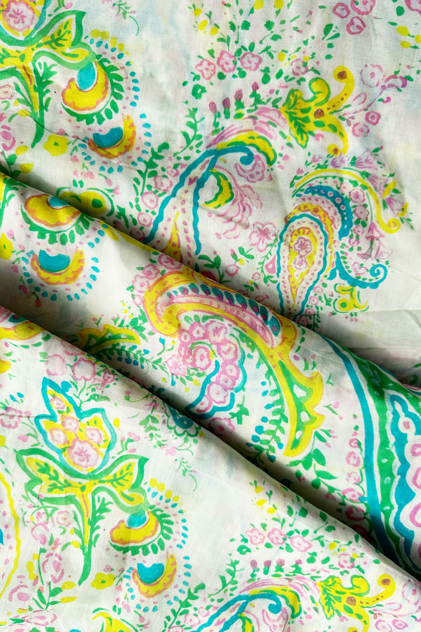 Paisley Paradise White in cotton mull- the whole piece of 1.5 m