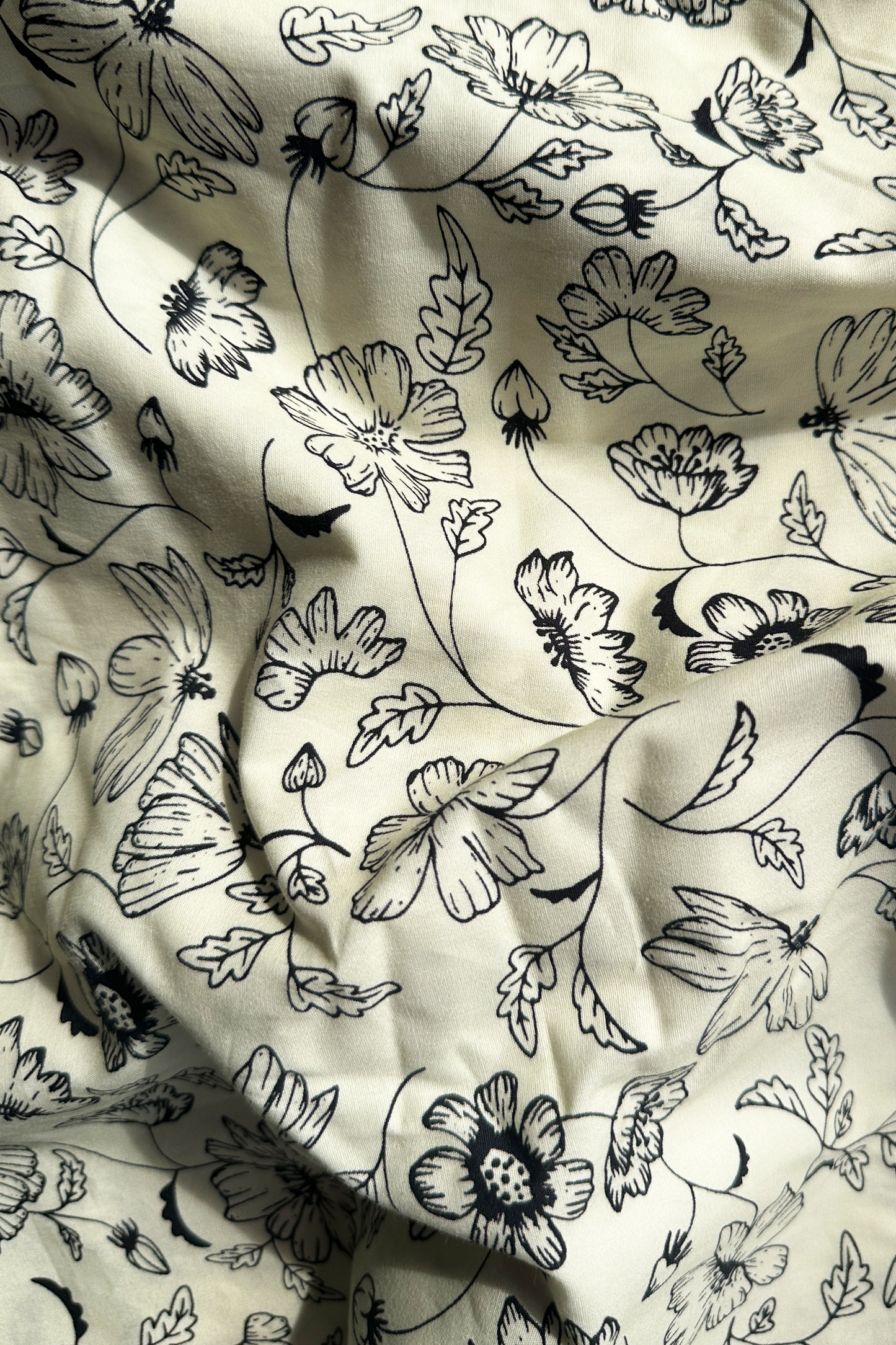 Linear Blooms Ivory in Cotton Poplin