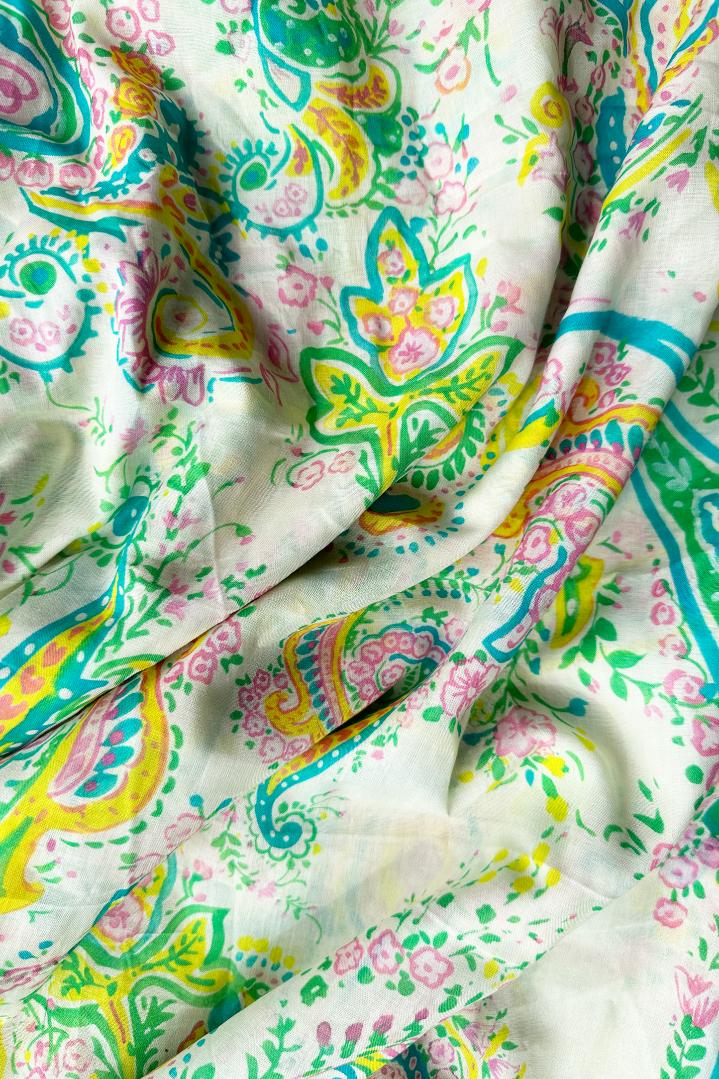 Paisley Paradise White in cotton mull- the whole piece of 1.5 m