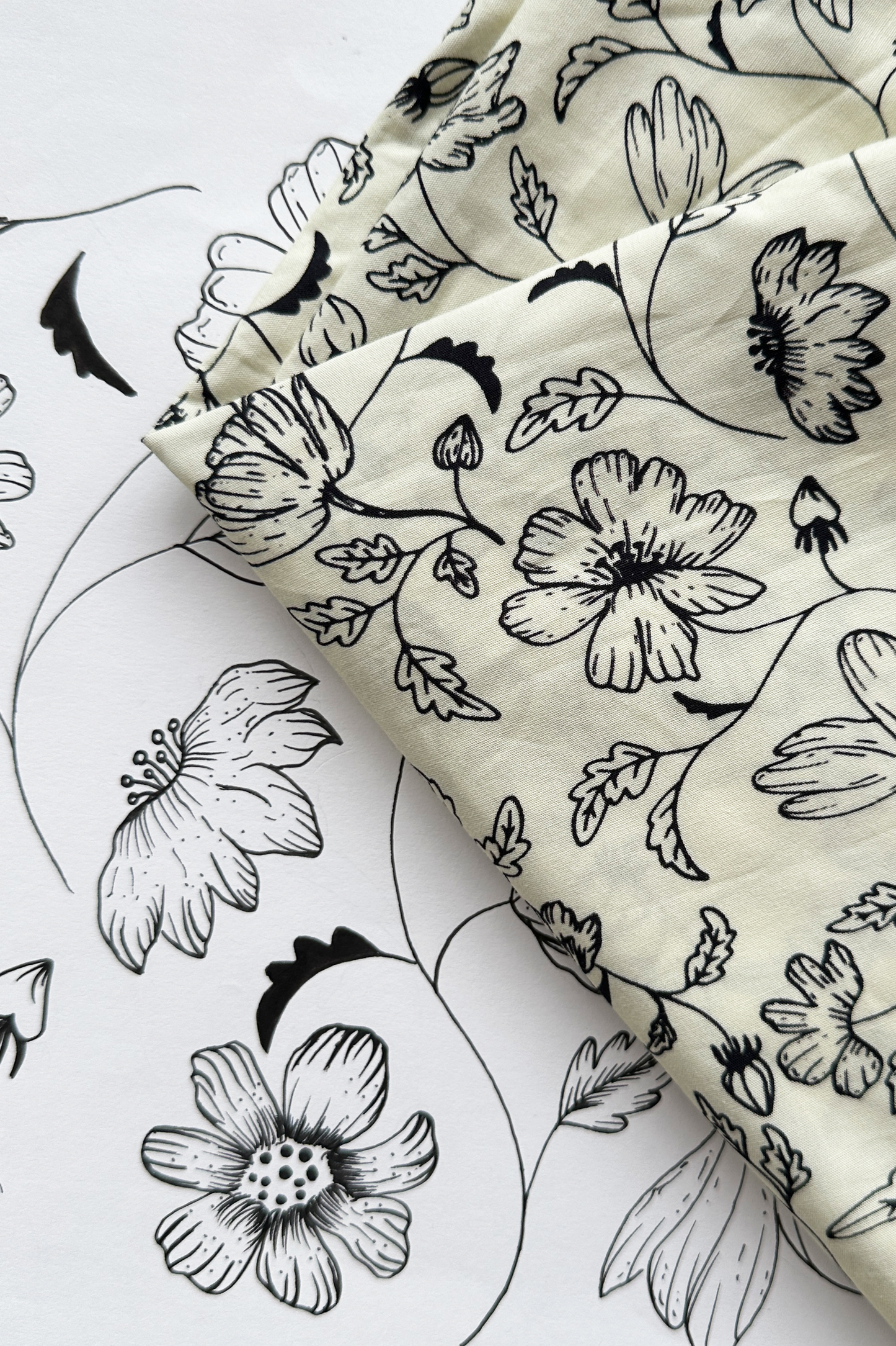Linear Blooms Ivory in Cotton Poplin