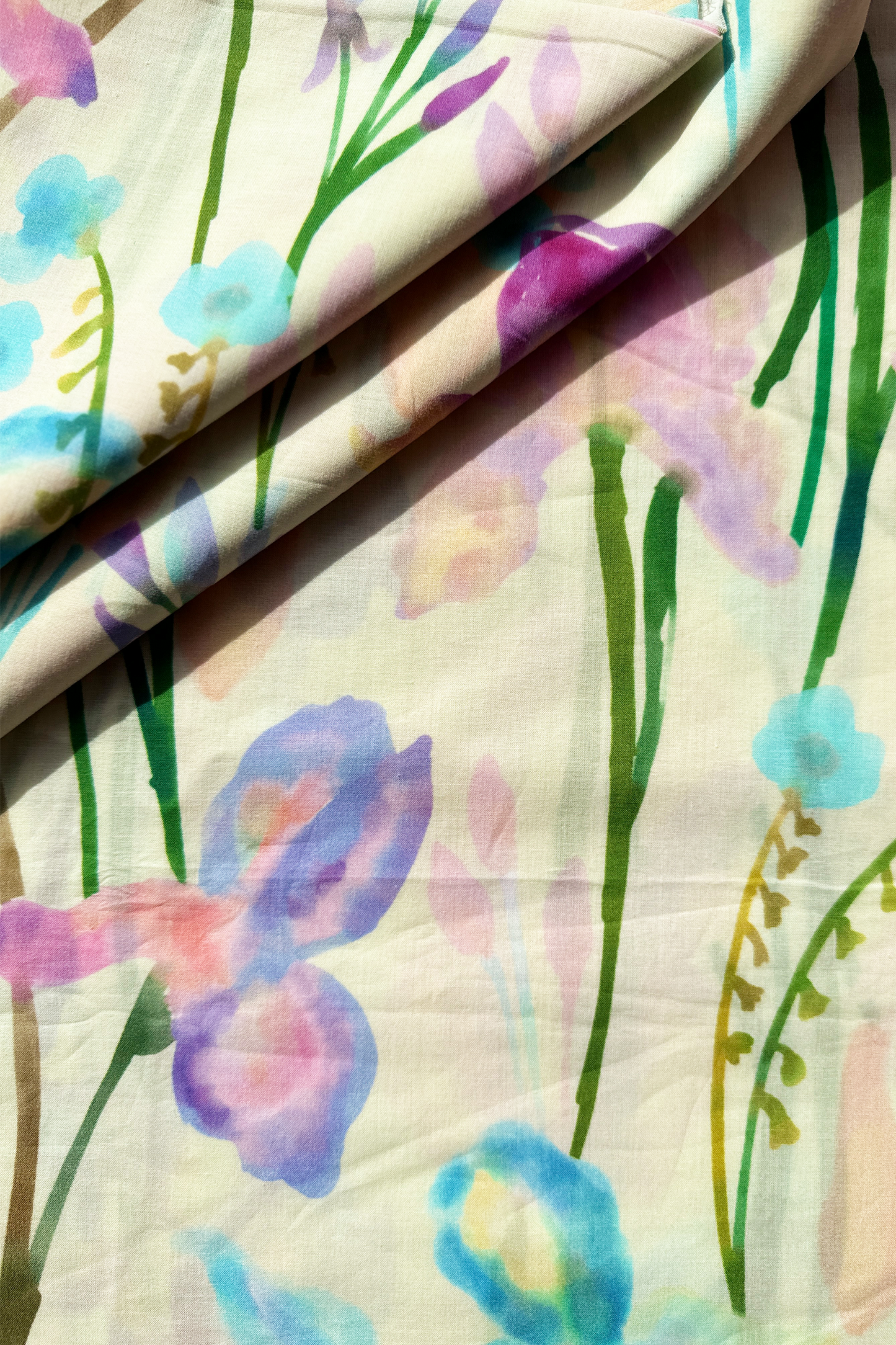 Iris Impressions in Cotton Mull (2.1 m)- 1197 for the entire piece