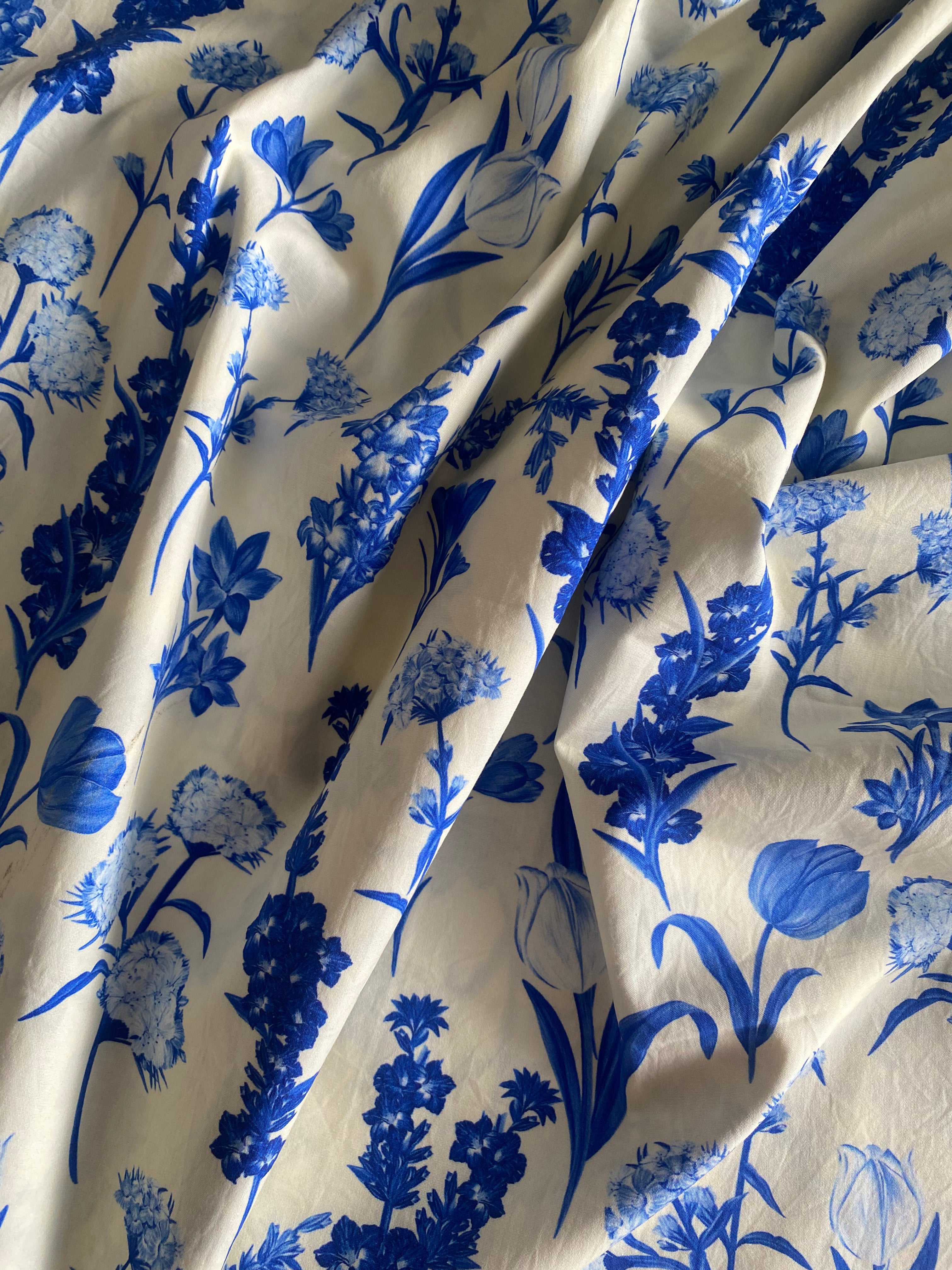 Assorted Florals Blue in Cotton Poplin (2.85 M) - 2137.5 for the entire piece