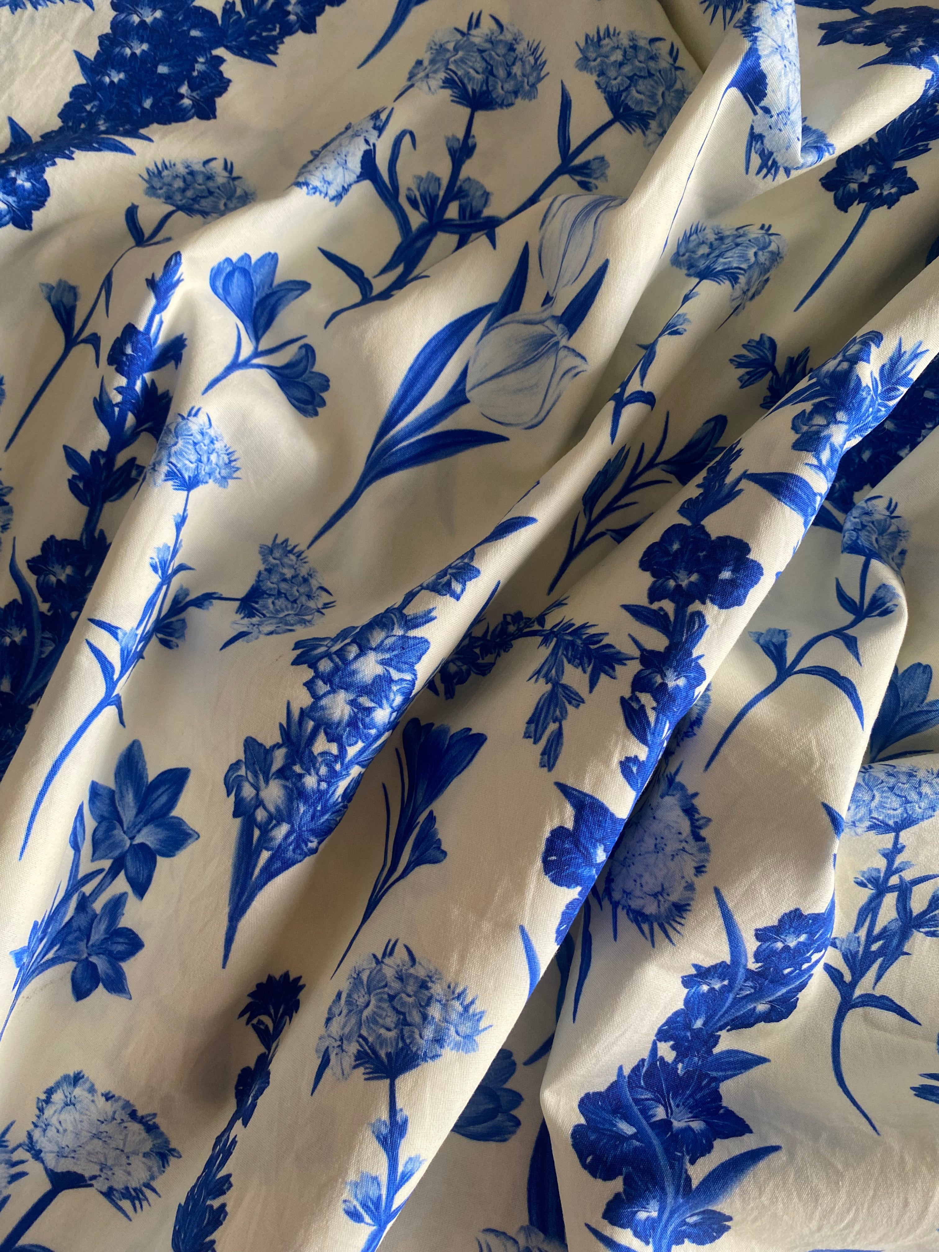 Assorted Florals Blue in Cotton Poplin (2.85 M) - 2137.5 for the entire piece