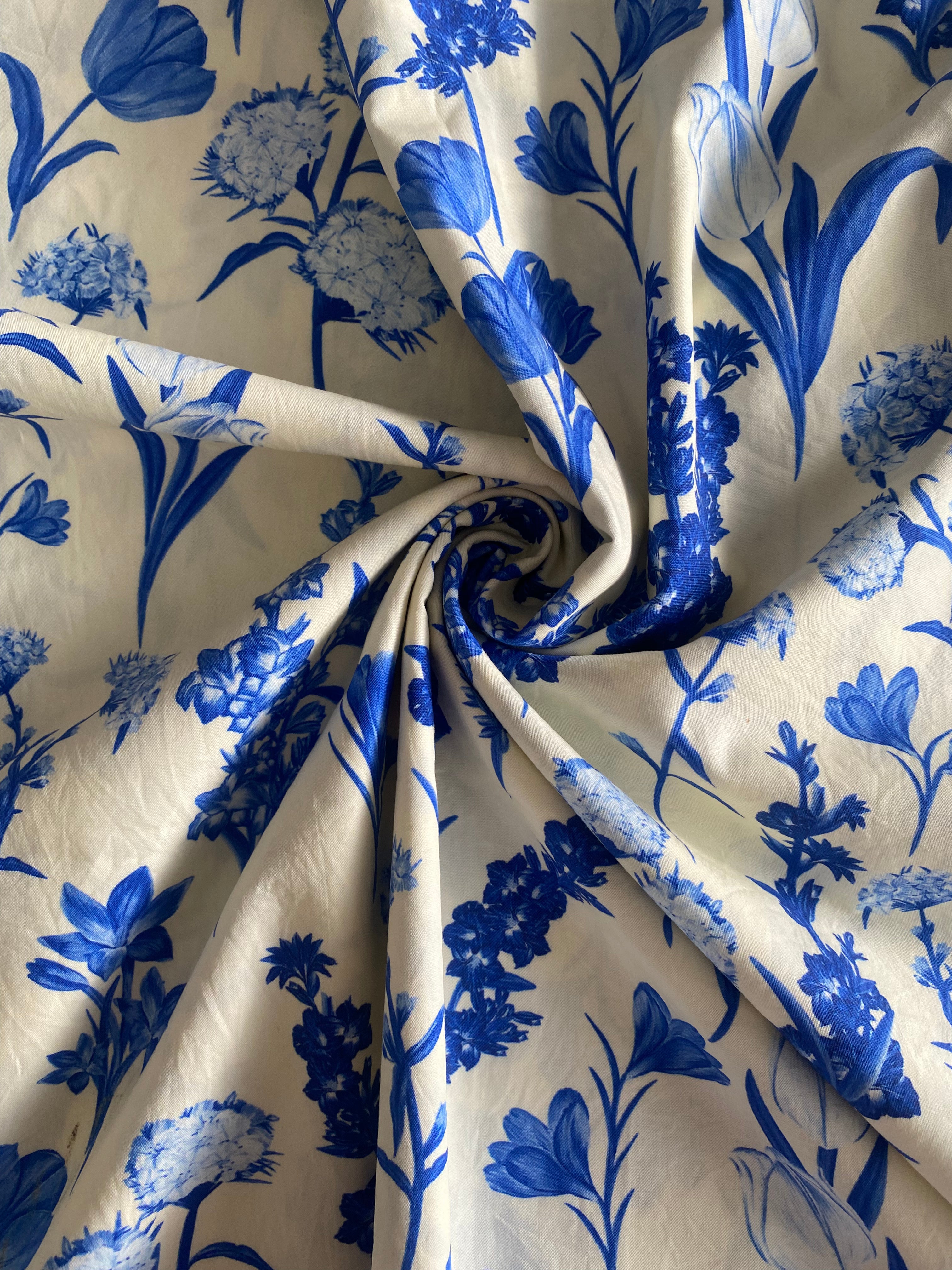 Assorted Florals Blue in Cotton Poplin (2.85 M) - 2137.5 for the entire piece