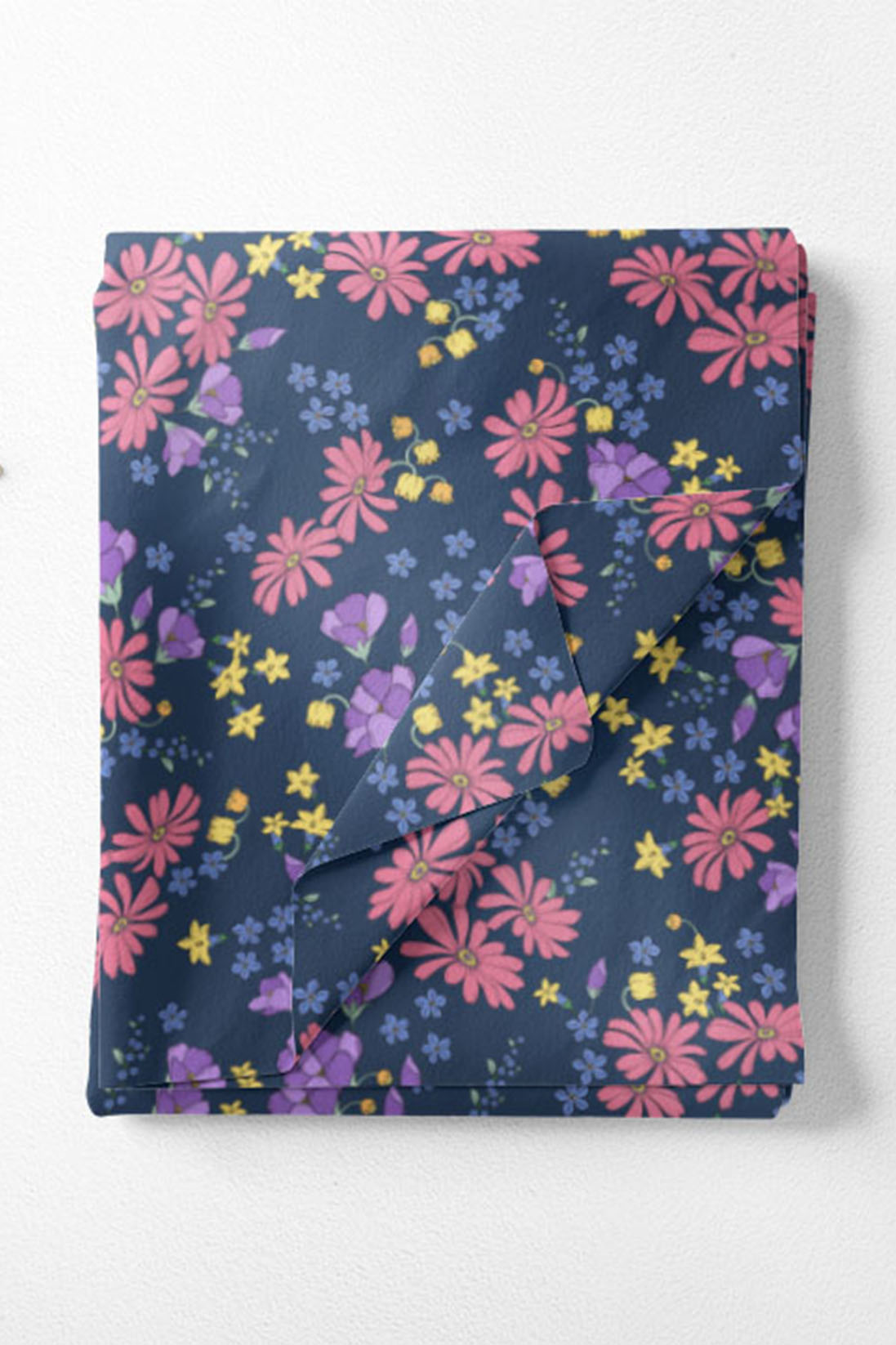 Quirky daisies - navy blue